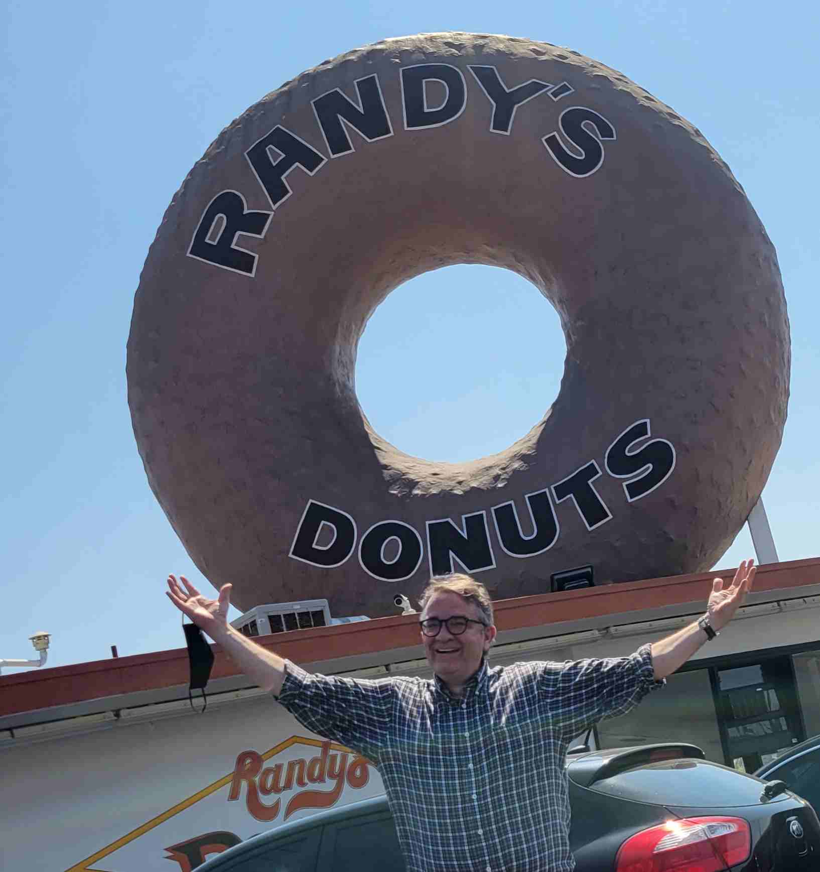 2021-09-06 Randys Doughnut LAX.jpg